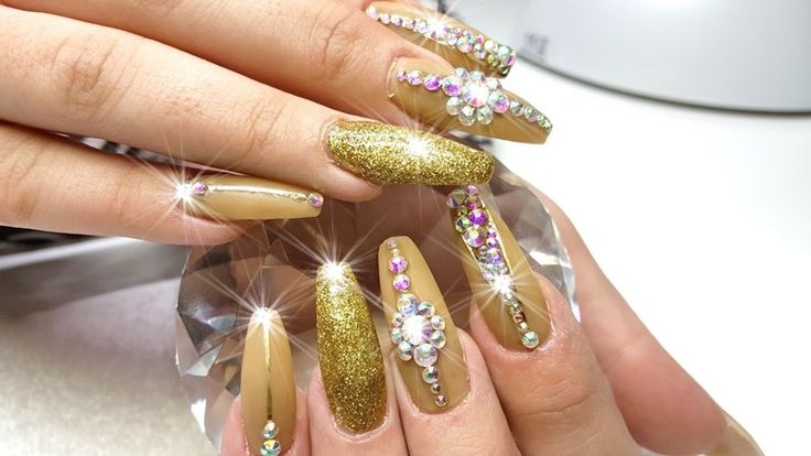 Gold nails