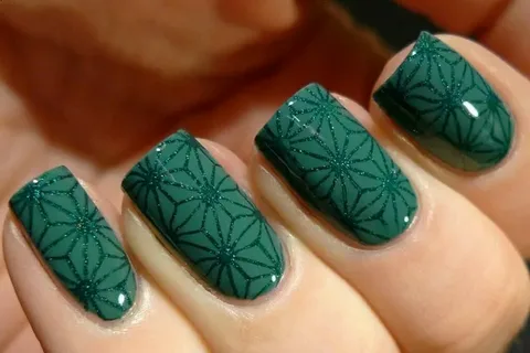 forest green nails