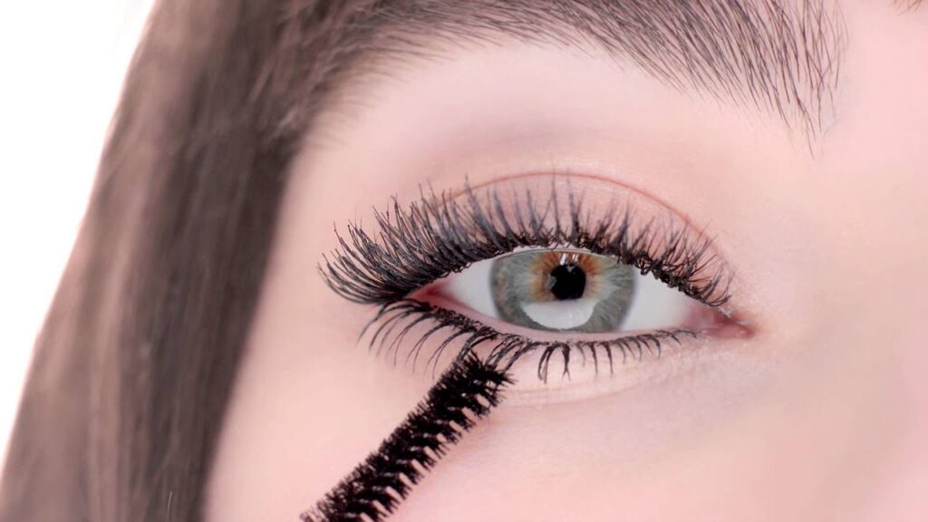 Why Mascara Works Perfectly on Its Own