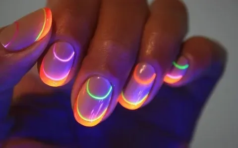 neon nails