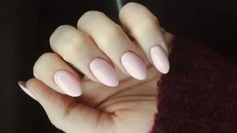 Short and Rounded Nails 